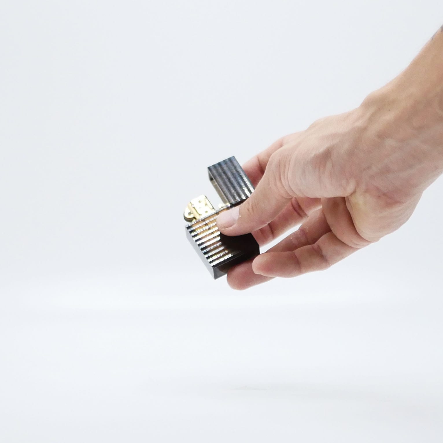 Tsubota Pearl Hard-Edge Petrol Lighter Latitude - Image 6